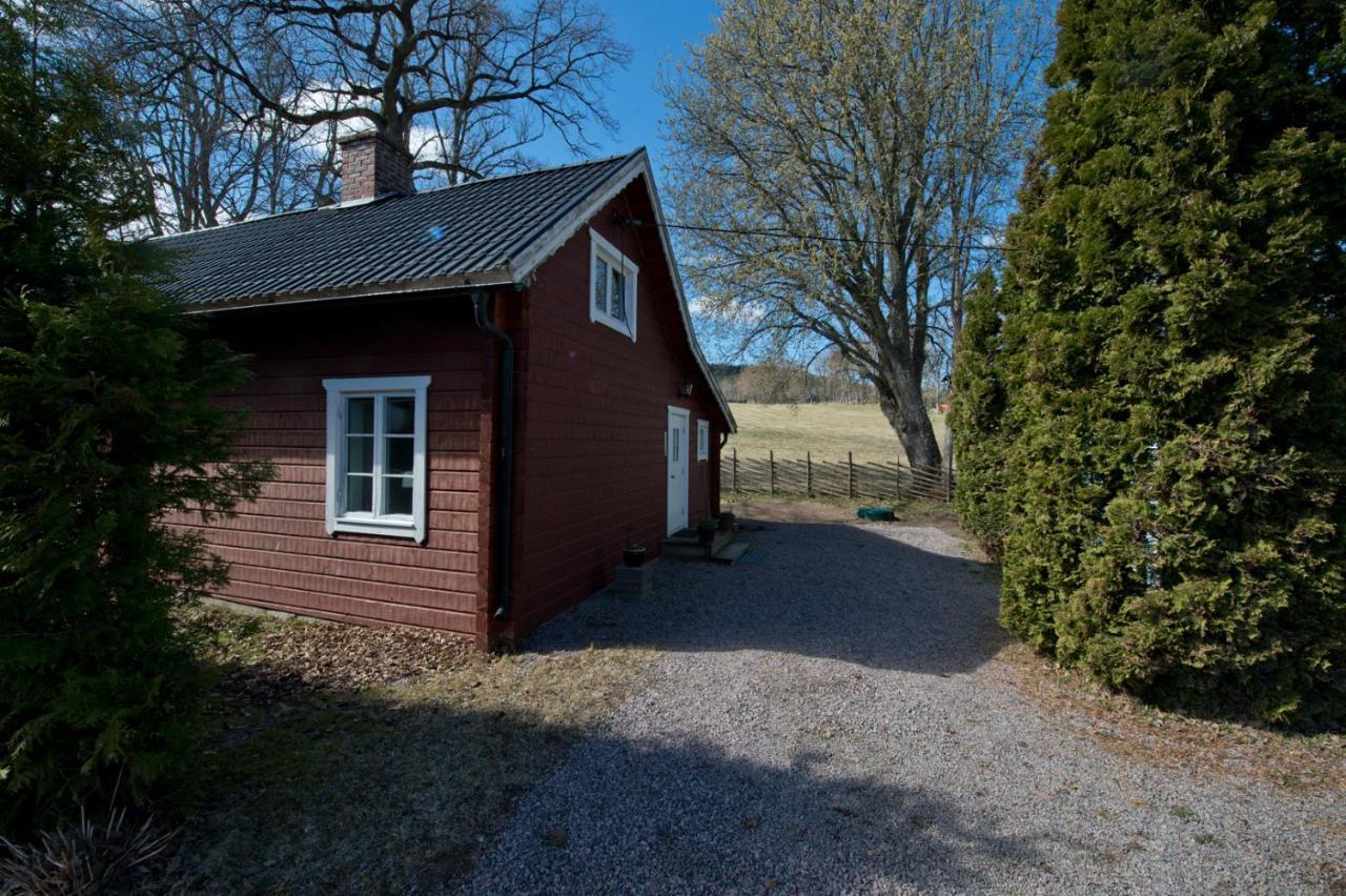 Naturskoent Boende Naera Skoevde Esterno foto
